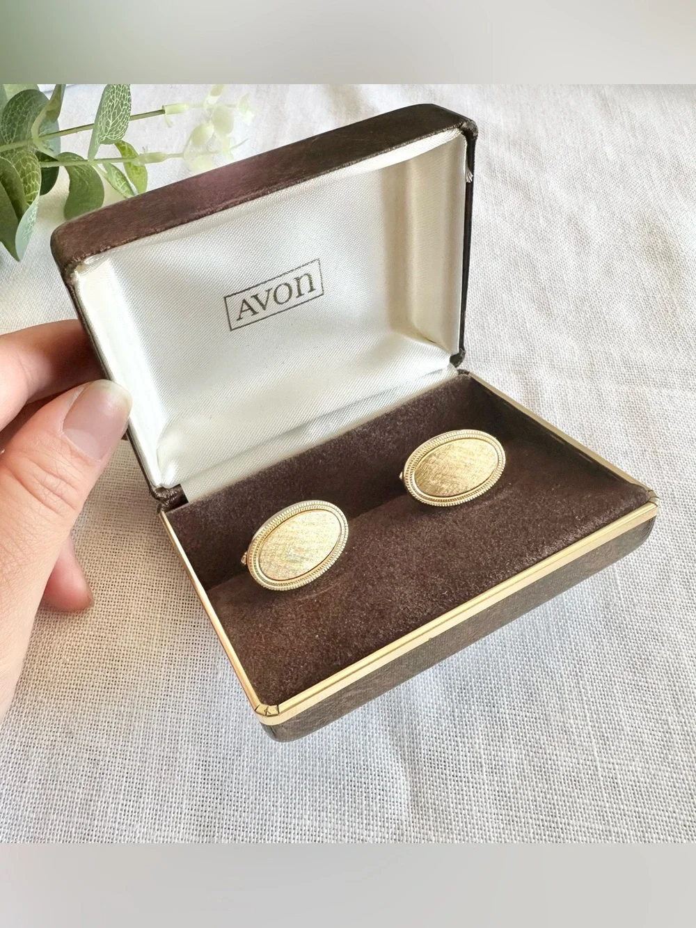 Vintage Avon Citation men’s jewelry gold-tone brushed oval cufflinks